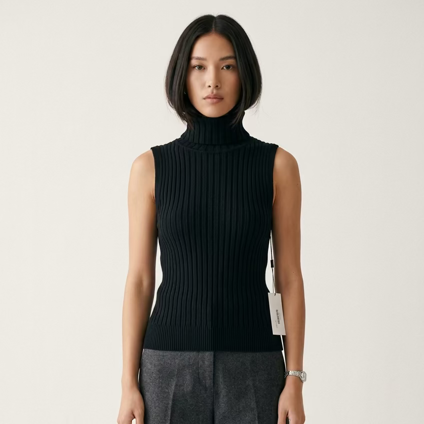 Blusa de Tejido Acanalado con Cuello Alto y Sin Mangas E 595