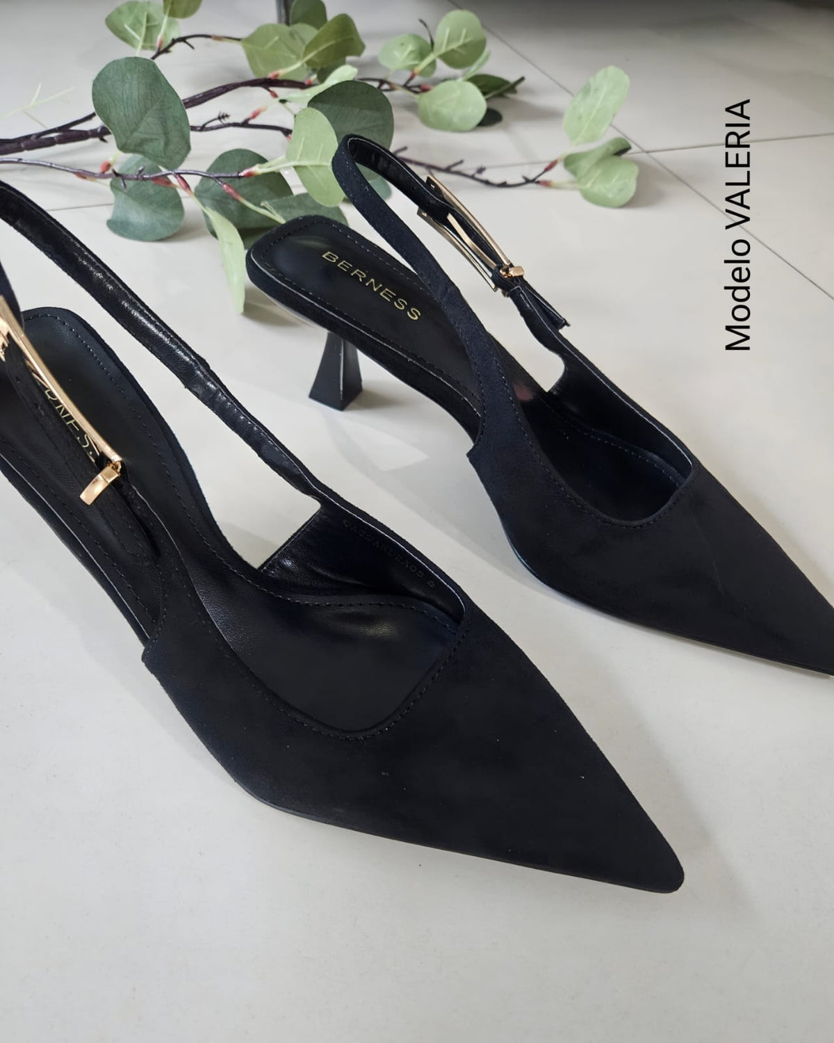 Zapatilla de punta y tacón bajo VALERIA