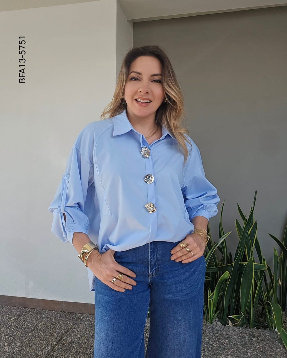 Blusa oversize con botones plateados  M 5751