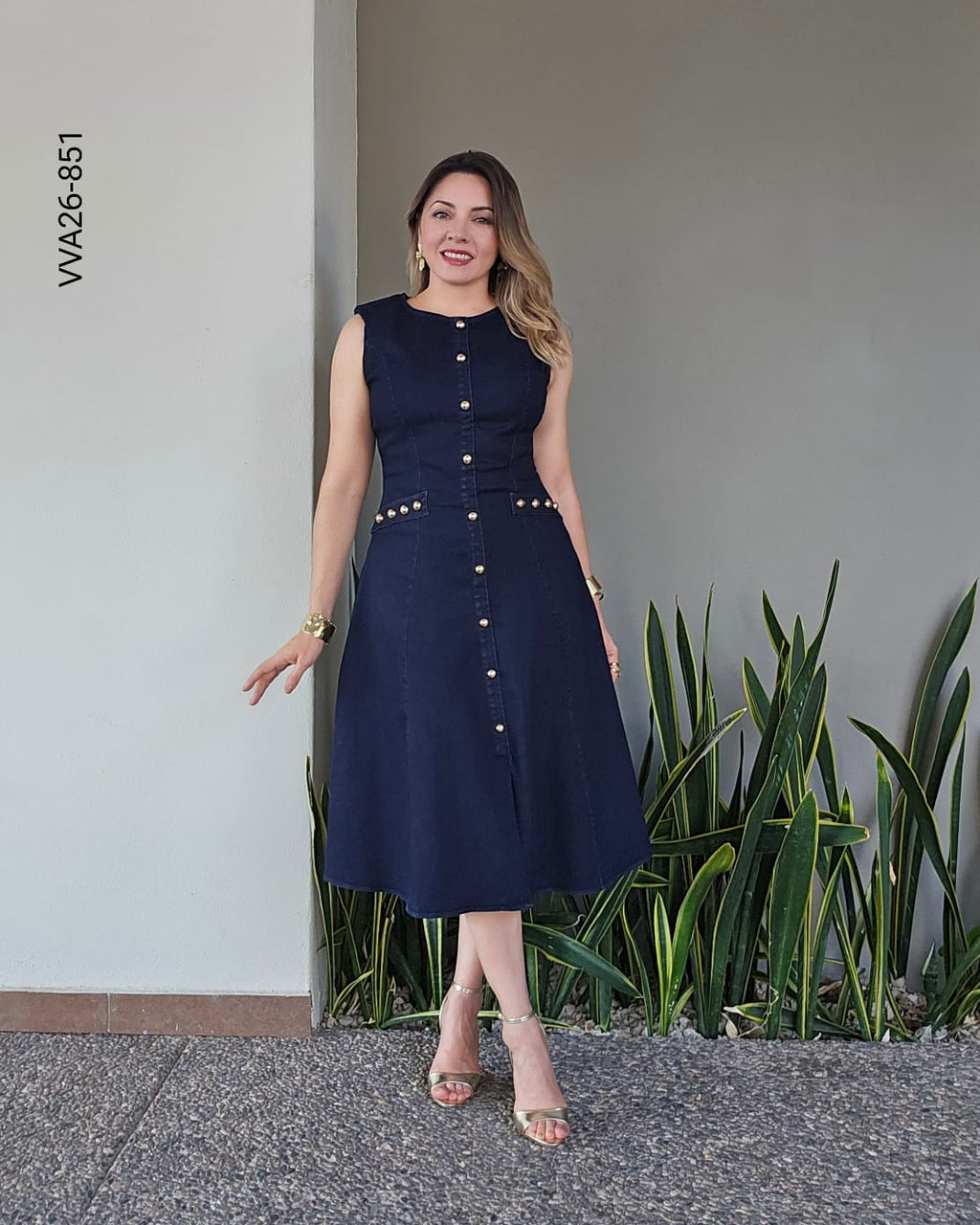 Vestido de mezclilla con botones dorados Z 851