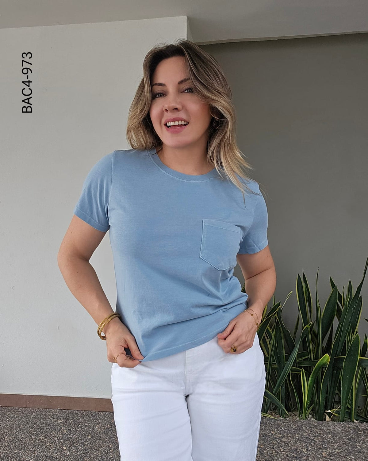 Blusa corte recto cuello redondo D 973