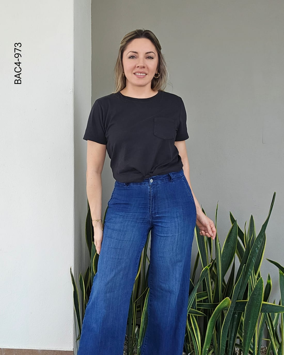 Blusa corte recto cuello redondo D 973