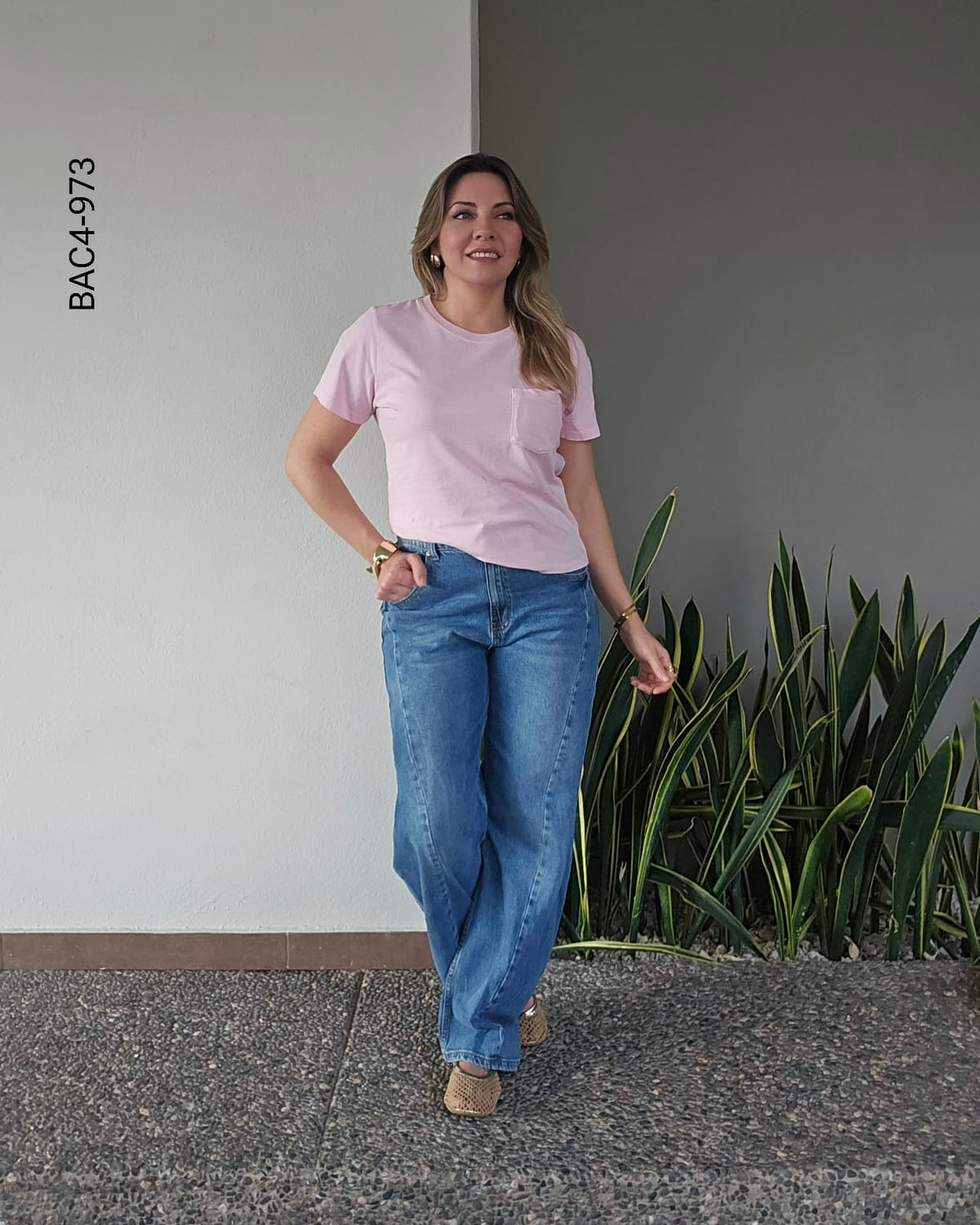 Blusa corte recto cuello redondo D 973