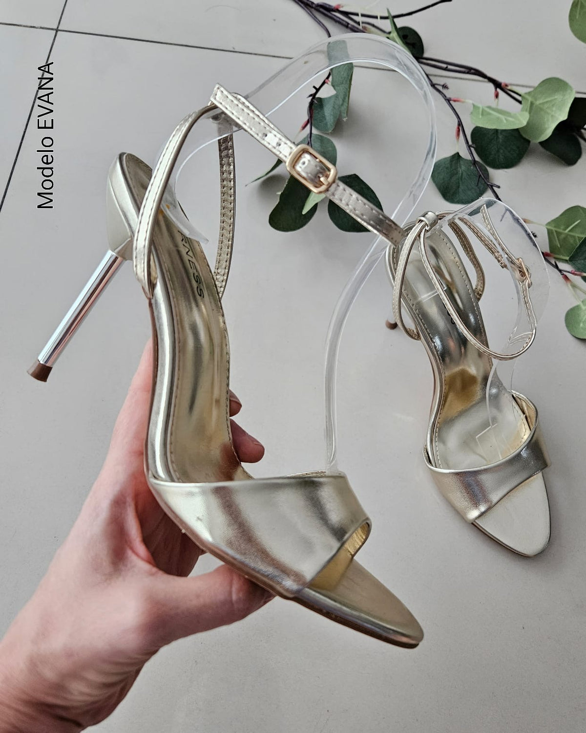 Zapatilla tacon de aguja EVANA